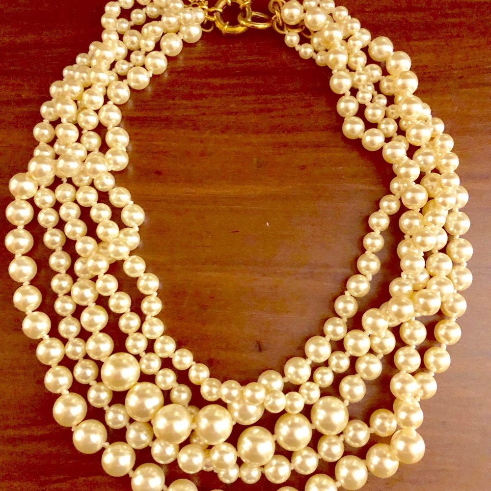 💝Authentic J.Crew Beautiful Pearl Necklace 🌺